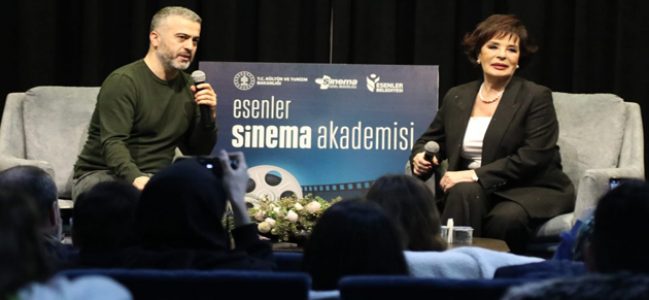 ESENLER SİNEMA AKADEMİSİ USTA SANATÇI HÜLYA KOÇYİĞİT’İ AĞIRLADI